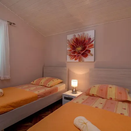 公寓 Daniela 特罗吉尔